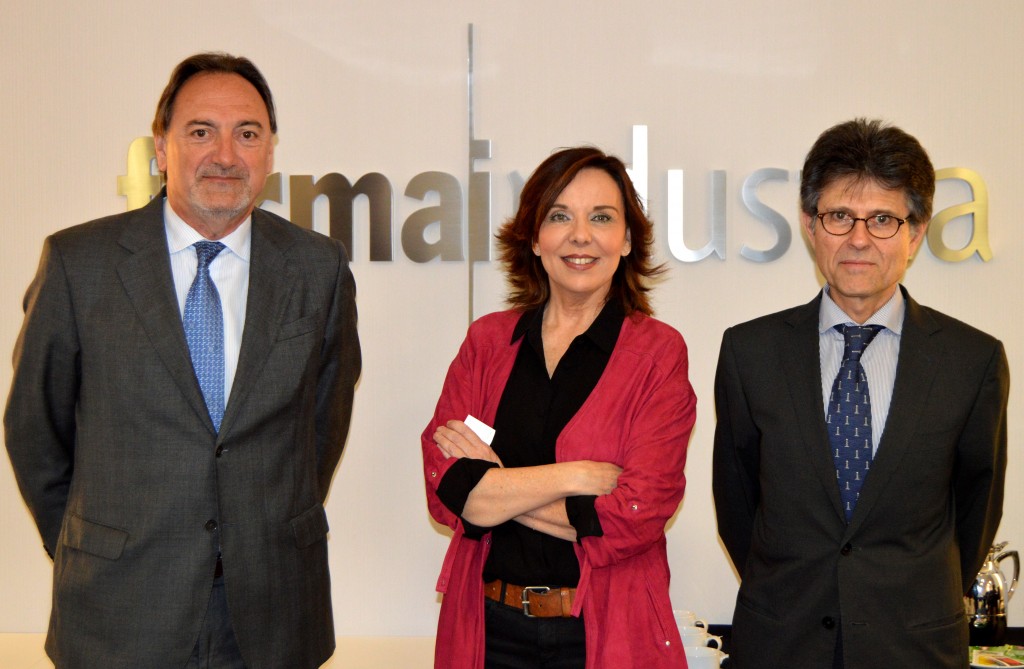 Javier Ellena, Vicepresidente de Farmaindustria; Esther Arizmendi, Presidenta del Consejo de Transparencia y Buen Gobierno; y Humberto Arnés, Director General de Farmaindustria