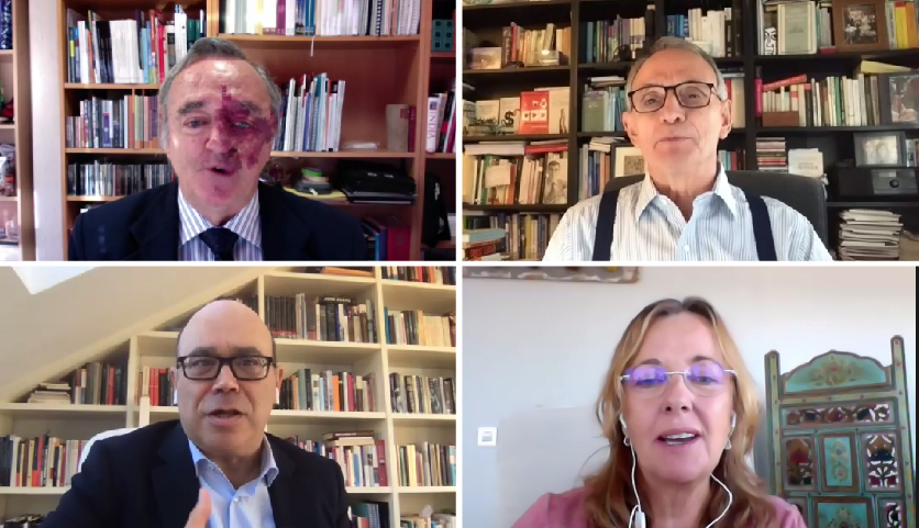 Mariano Barbacid, Antón Costas, Javier Urzay y Amparo Estrada (vicepresidenta de APIE y moderadora de la jornada)