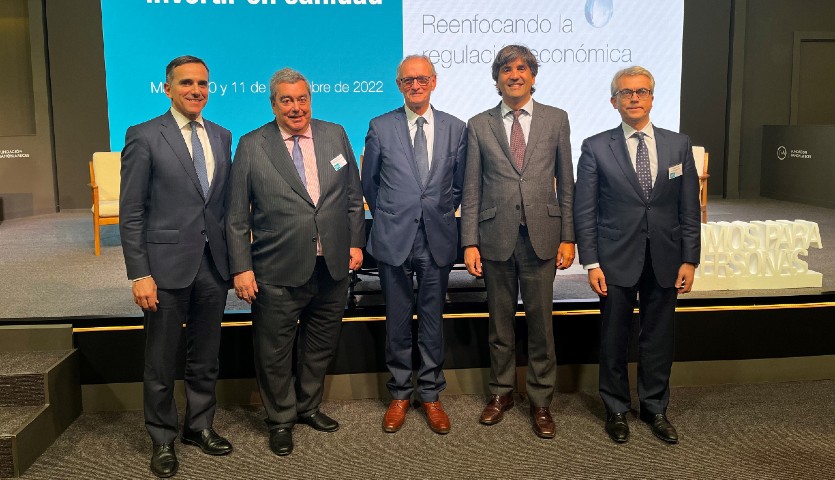 Juan Yermo (director general de Farmaindustria), Raimundo Pérez-Hernández (director de la Fundación Ramón Areces), Gonzalo García Andrés (secretario de Estado de Economía y Apoyo a la Empresa), y Jesús Ponce (presidente de Farmaindustria).