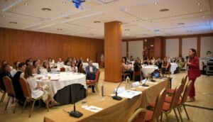 Amelia Martín Uranga, directora de Investigación Clínica y Traslacional de Farmaindustria, durante la jornada de investigación pediátrica.