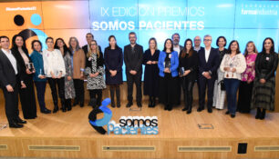 Foto de familia de los galardonados en la IX edición de los Premios Somos Pacinentes.