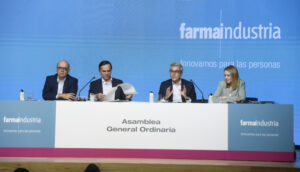 Javier Urzay (subdirector), Juan Yermo (director general), Jesús Ponce (presidente) y Ana Bosch (secretaria de los Órganos de Gobierno).