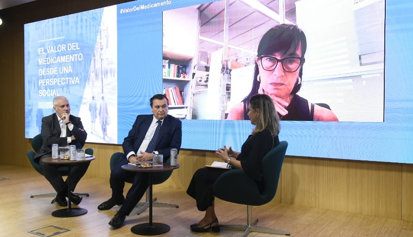 Pedro Luis Sánchez, director del Departamento de Estudios de Farmaindustria; Álvaro Hidalgo, presidente de la Fundación Weber; Carina Escobar, presidenta de la POP, y Mara Dierssen presidenta del Consejo Español del Cerebro.