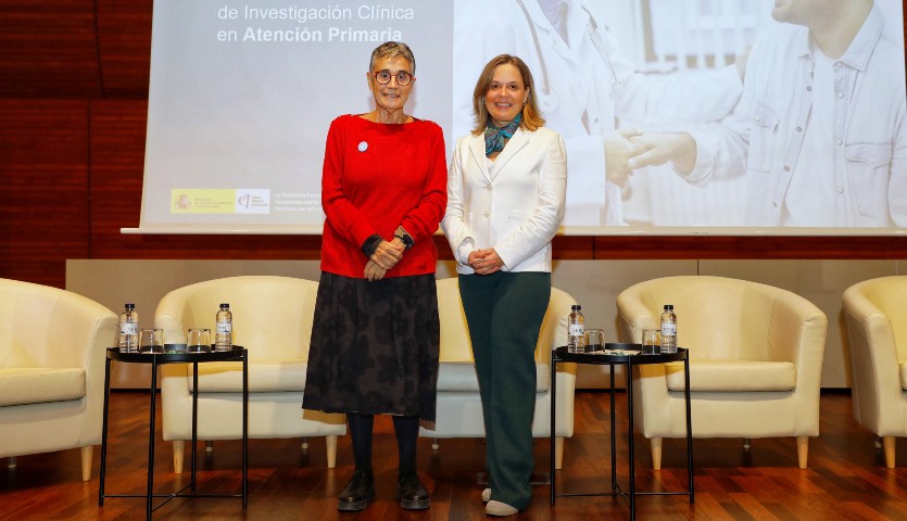 Olga Pané, consejera de Salud de Cataluña, y Fina Lladós, presidenta de Farmaindustria.