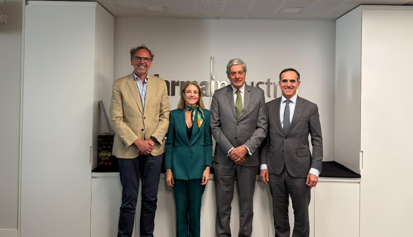 convenio Farmaindustria y Amesap Antonio Franco, gerente de Amesap; Ana Bosch, directora del Departamento Jurídico de Farmaindustria; Pedro Cabrera, presidente de Amesap, y Juan Yermo, director general de Farmaindustria.