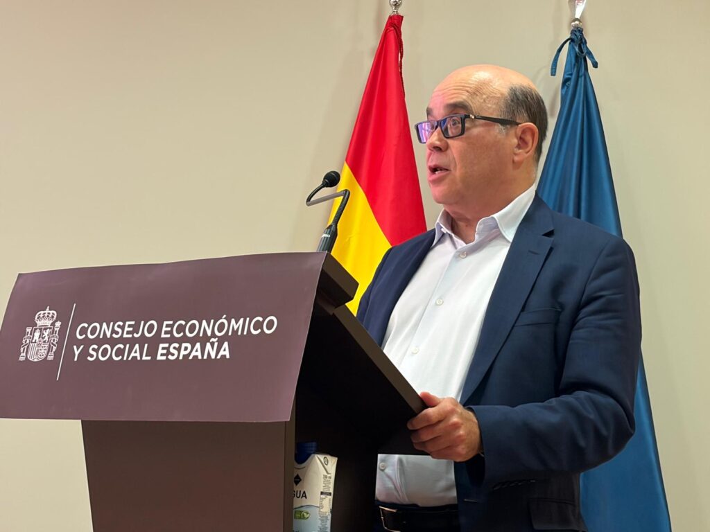 Javier Urzay, subdirector general de Farmaindustria, en la presentación.